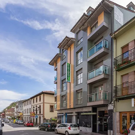 Apartment Apts Cueto 4b Atico 2 Adultos