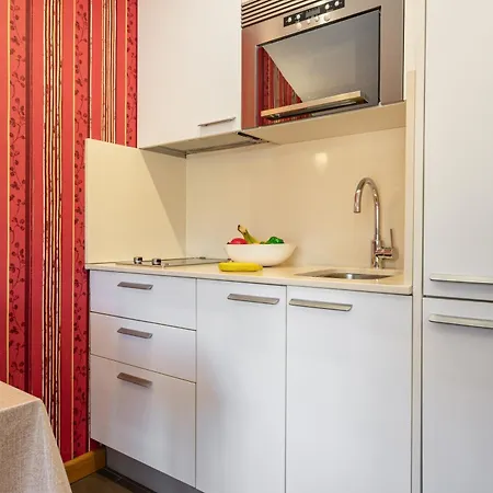 Apts Cueto 4b Atico 2 Adultos Apartment *