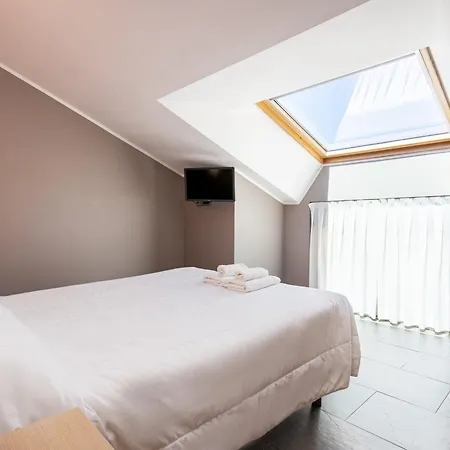 Apartment Apts Cueto 4b Atico 2 Adultos *