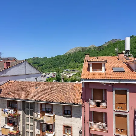 Apts Cueto 4b Atico 2 Adultos
