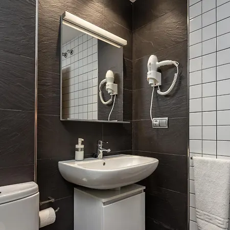 Apartment Apts Cueto 4b Atico 2 Adultos