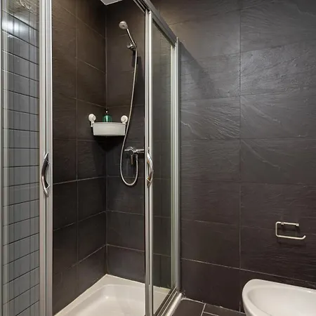 Apartment Apts Cueto 4b Atico 2 Adultos